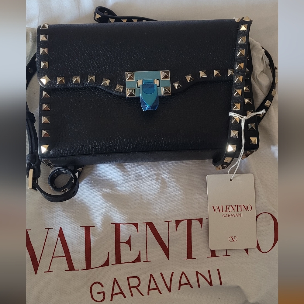 NWT Valentino Rockstud Black Grainy Leather Crossnody Bag